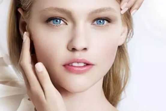 如何根据皮肤性质选择防晒化妆品？