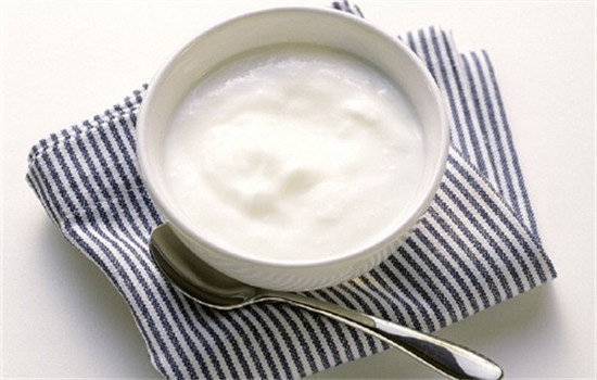 酸奶祛痘法图片